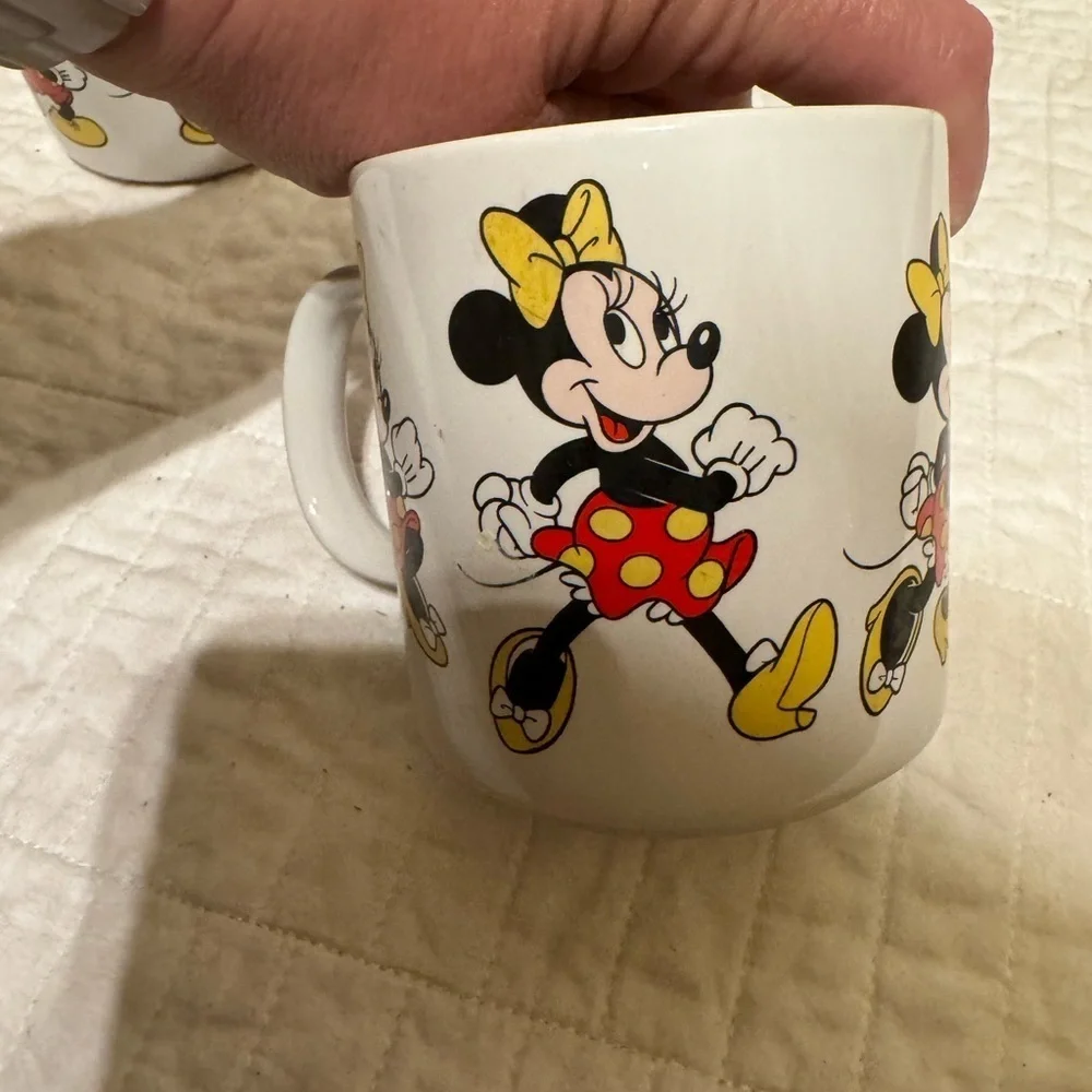 Disney Vintage Mickey and Minnie Mouse Walking Coffee Mugs